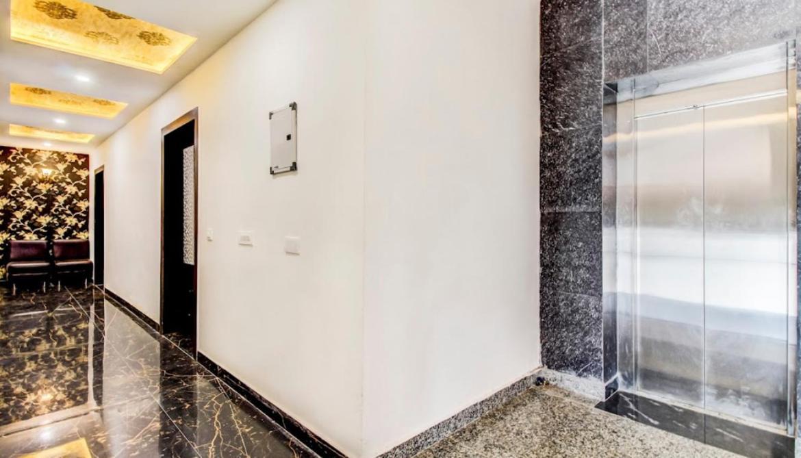 Hotel Blossom Rooms - Fully Ac Tajganj Ngoại thất bức ảnh